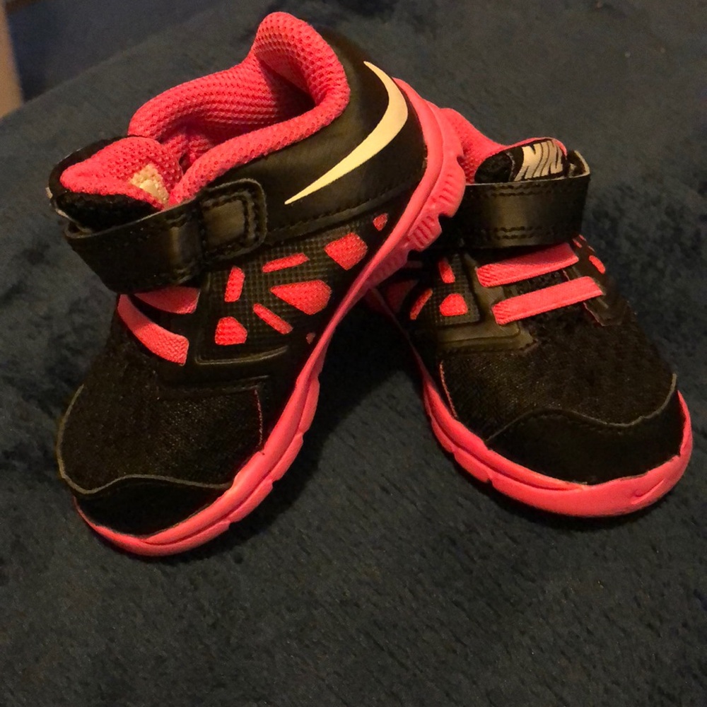 Girls infant nikes size 4c